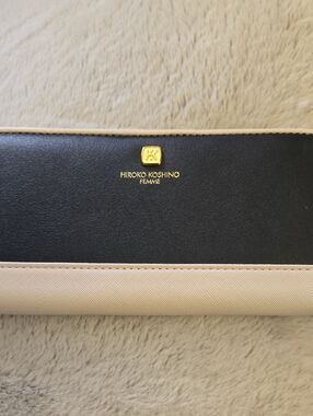 Two-Tone Black and Cream Wallet